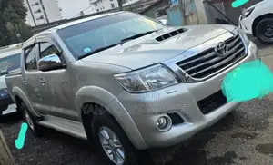 Toyota Hilux 2013 Silver