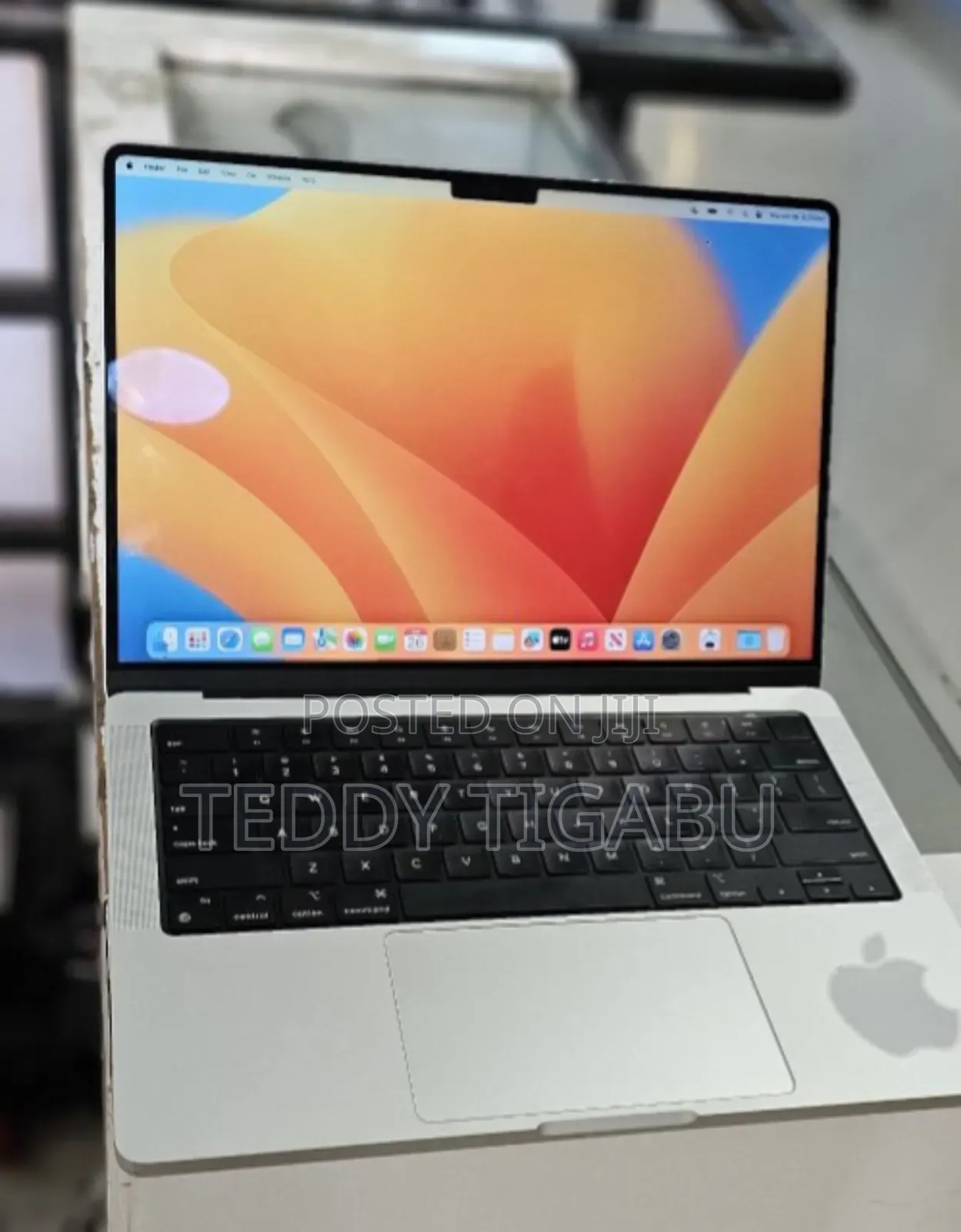 New Laptop Apple MacBook Pro 16GB Apple M1 SSD 512GB