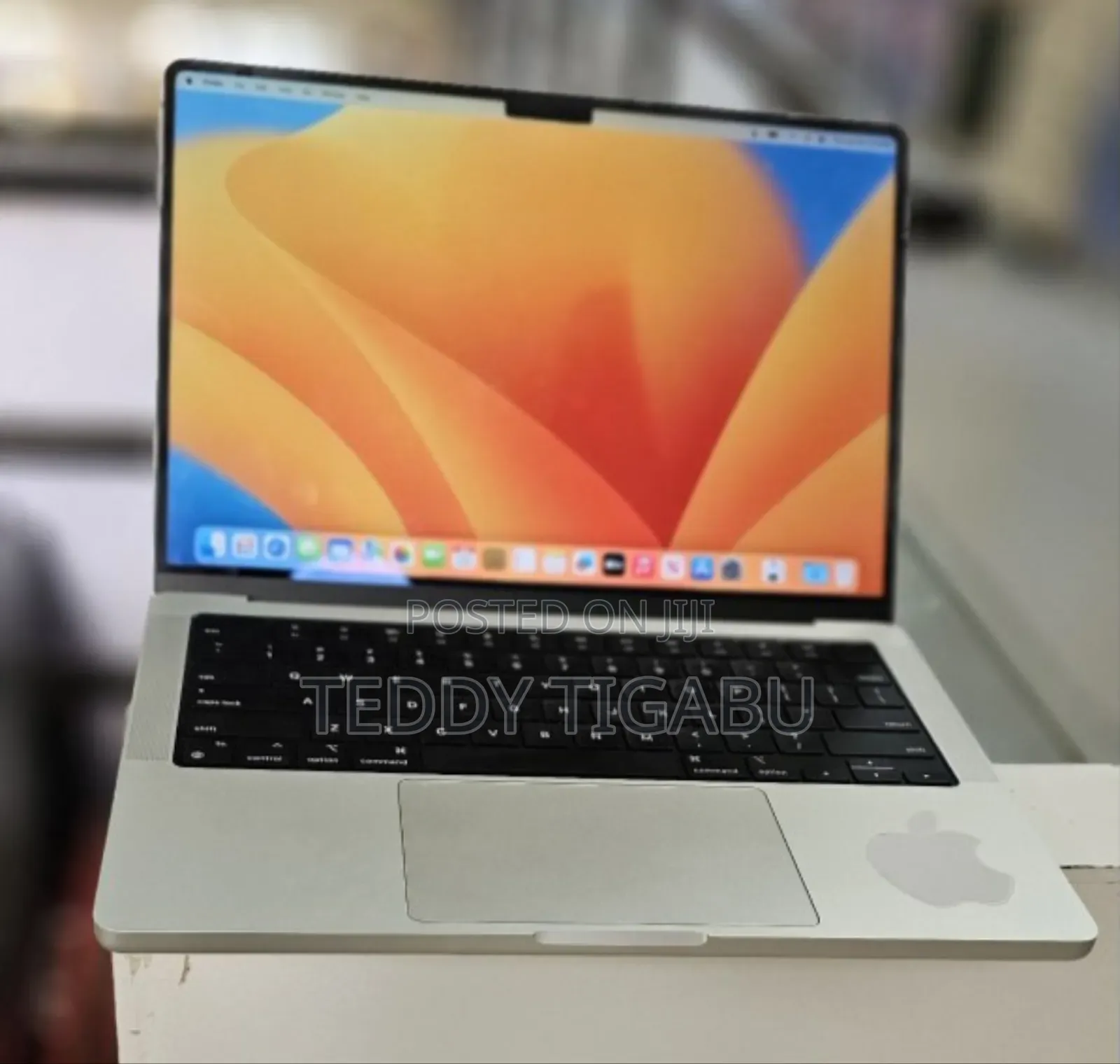 New Laptop Apple MacBook Pro 16GB Apple M1 SSD 512GB