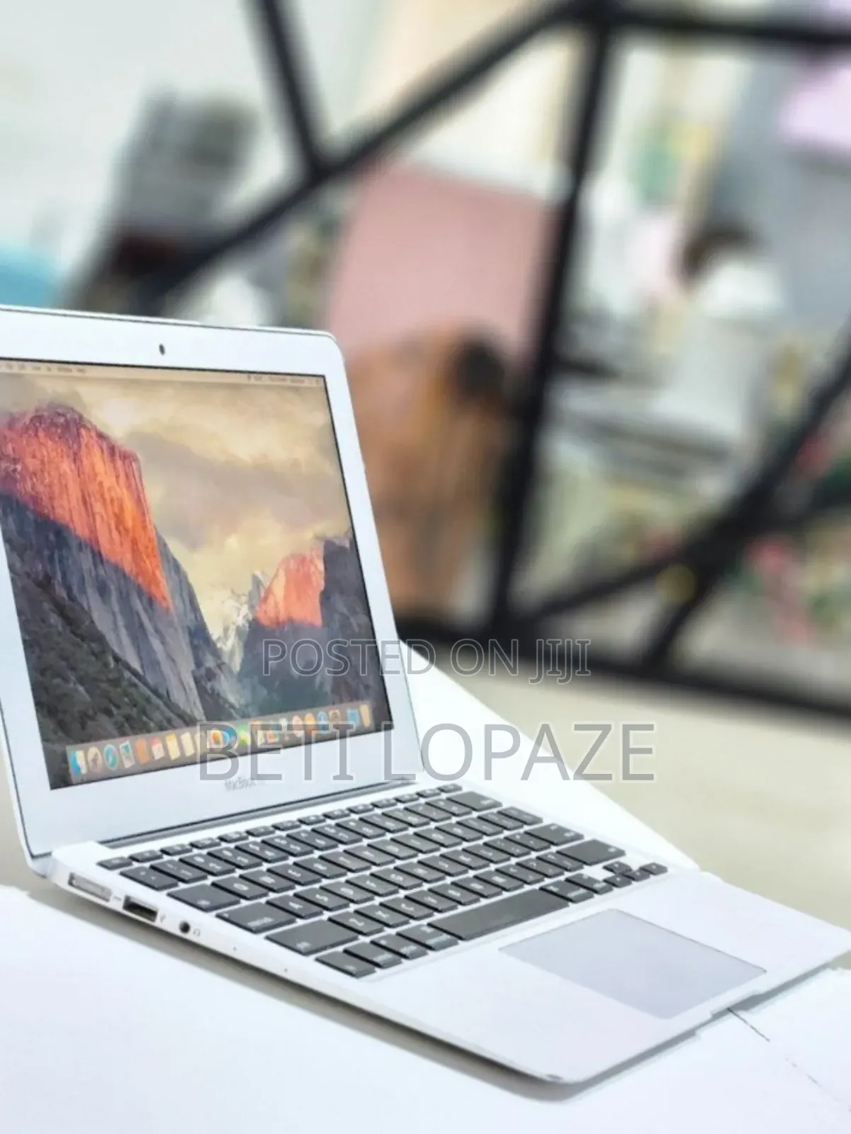 Laptop Apple MacBook Air 4GB Intel Core I5 SSD 128GB