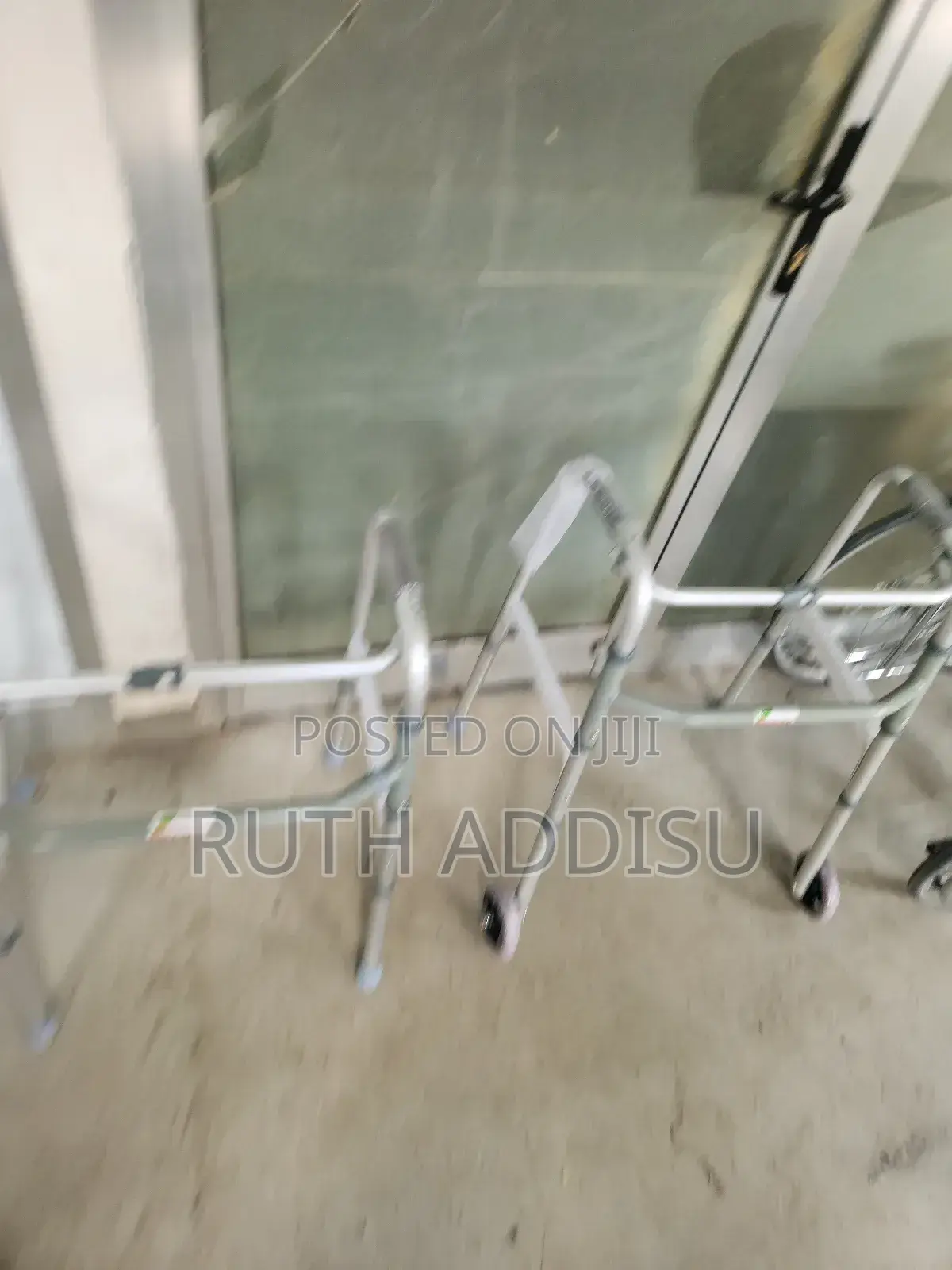 Walker藥廠walker三個walker沒人walker牌位walker女台walker吧內medical Walk