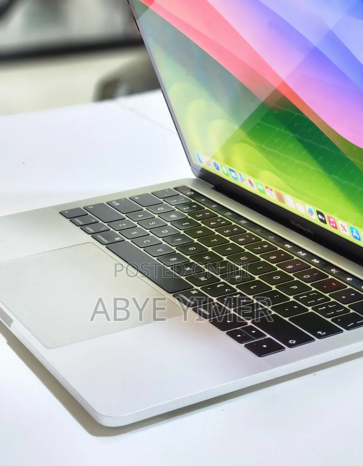 New Laptop Apple MacBook Pro 2018 8GB Intel Core I5 SSD 256GB