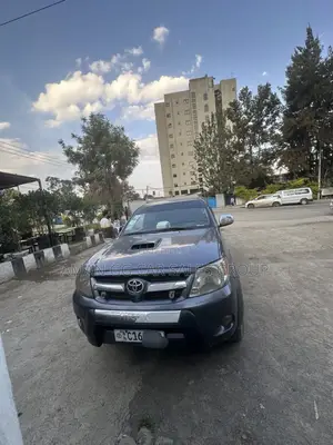 Photo - Toyota Hilux 2008 Gray