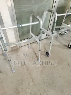 Photo - Walker半個walker瓶裝walker由人walker娽你walker姦淫walking Aid Medical