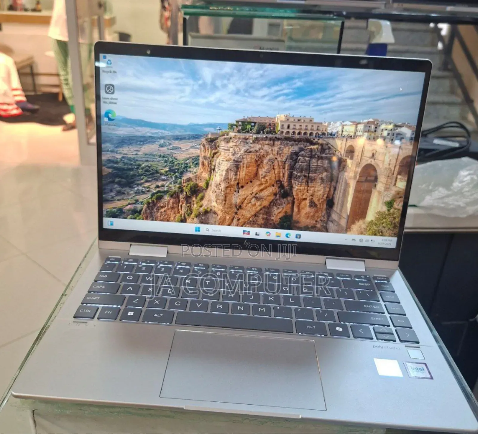 New Laptop HP Envy X360 8GB Intel Core Ultra 5 SSD 512GB