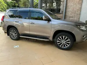 Toyota Land Cruiser Prado 2021 Pearl