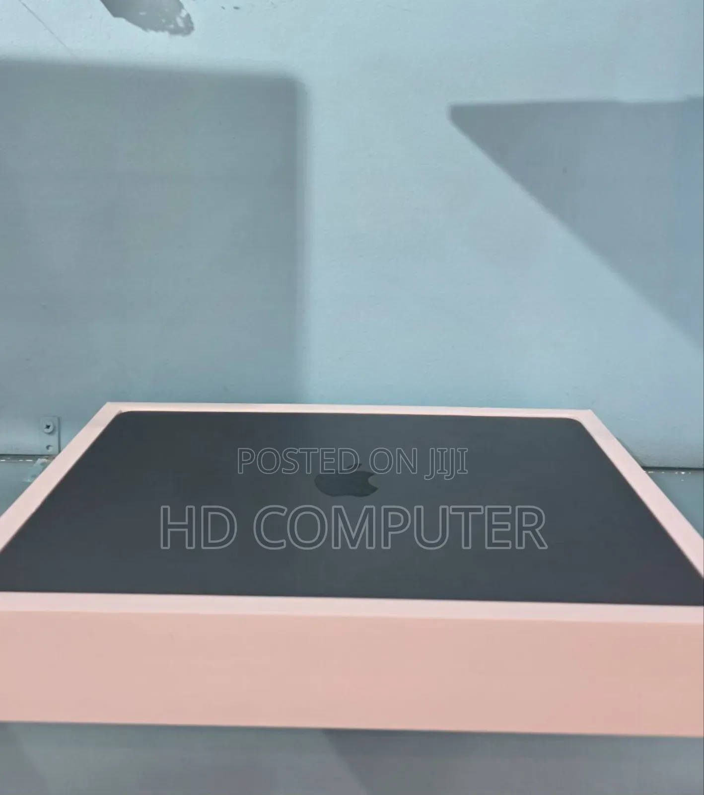 New Laptop Apple MacBook Pro 2023 M3 14-Inch 8GB Apple M3 Pro SSD 256GB