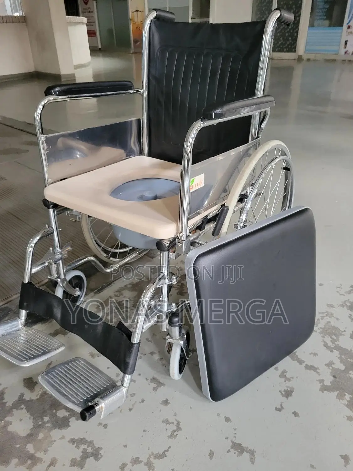 Toilet_wheelchair斗٨ Supplied With Toilet Bowl٩轮wheelchair