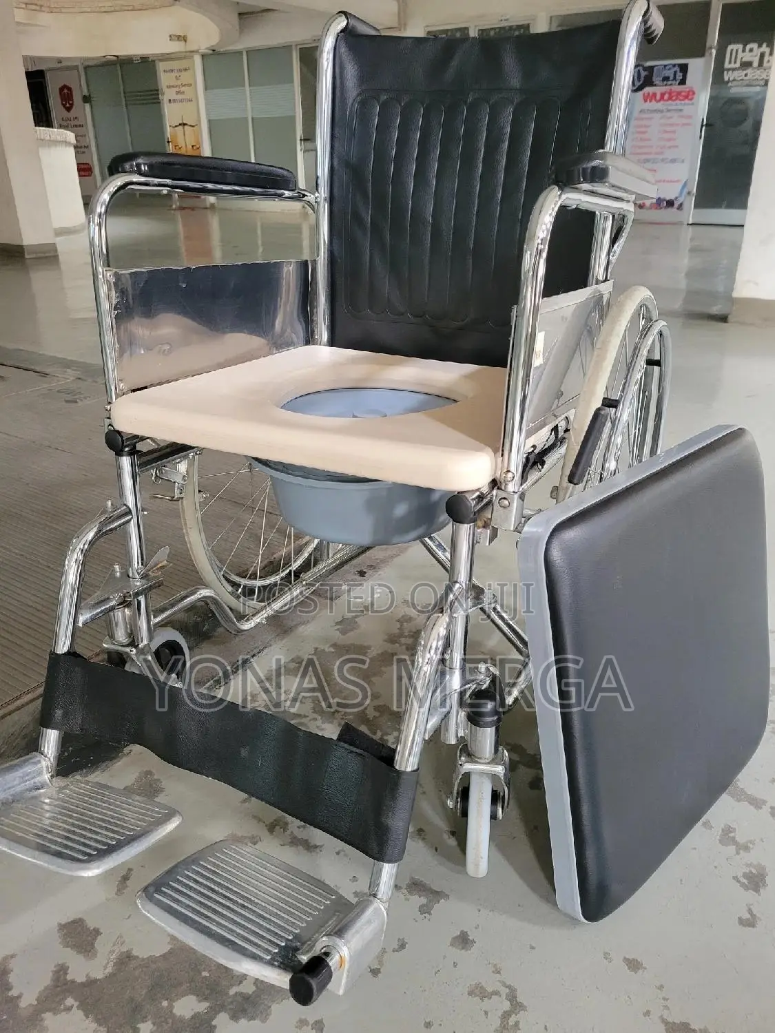 Toilet Wheelchairه零wilcherى了standard Wheelchair - 46 Cm Seat