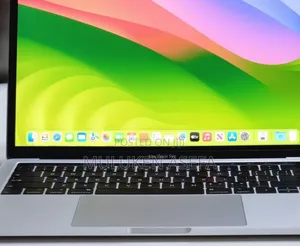 New Laptop Apple MacBook Pro 2017 16GB Intel Core I7 SSD 512GB