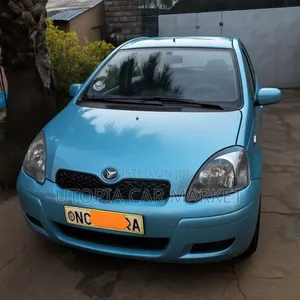Photo - Toyota Vitz 2002 Silver