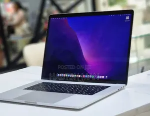 New Laptop Apple MacBook Pro 2017 16GB Intel Core I7 SSD 512GB