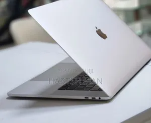 New Laptop Apple MacBook Pro 2017 16GB Intel Core I7 SSD 512GB