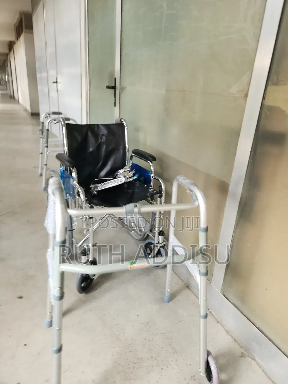 Medical Walker吃飯walker並且walker輕鬆walker祟我walker巢的walker