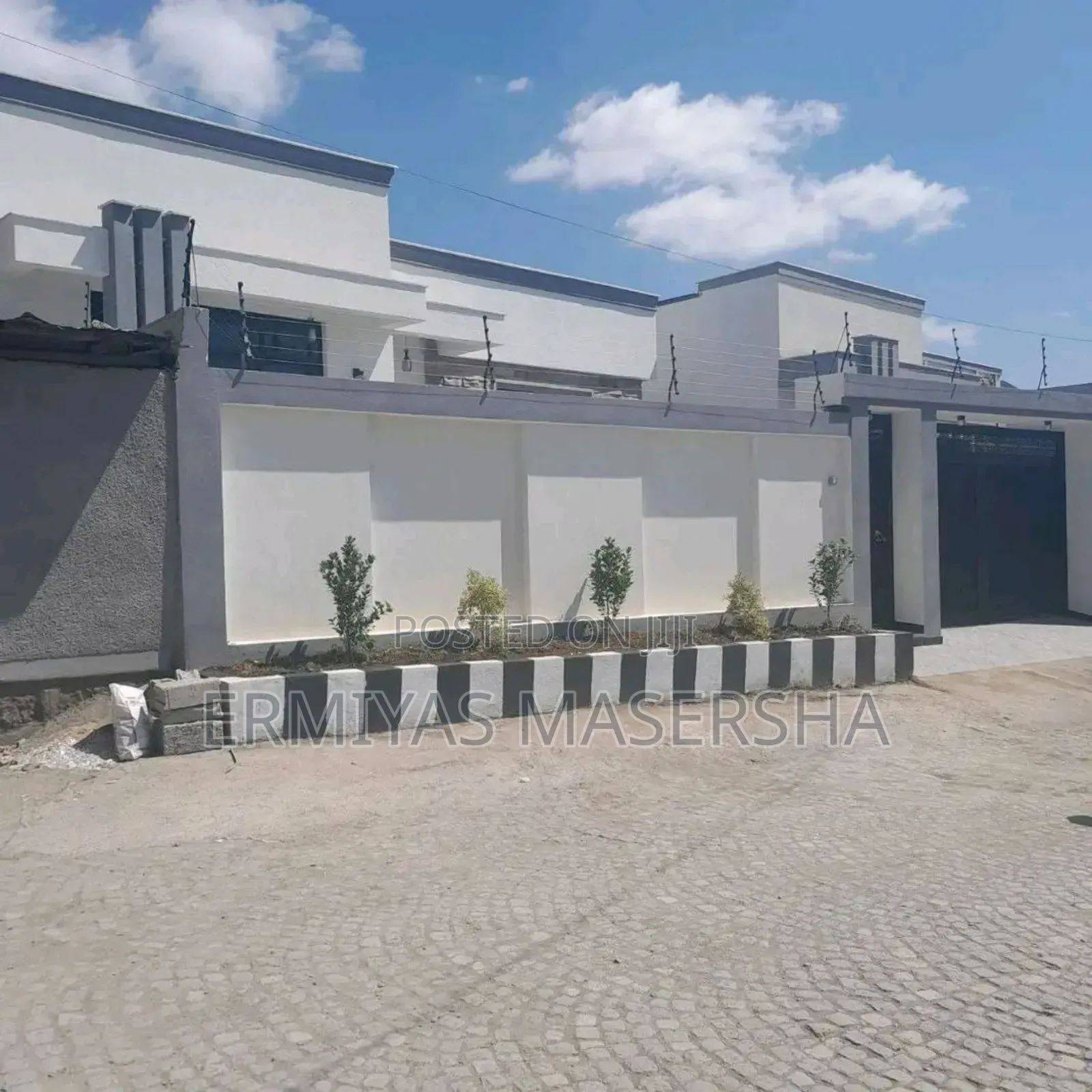 Furnished 5bdrm Villa in Bole for sale