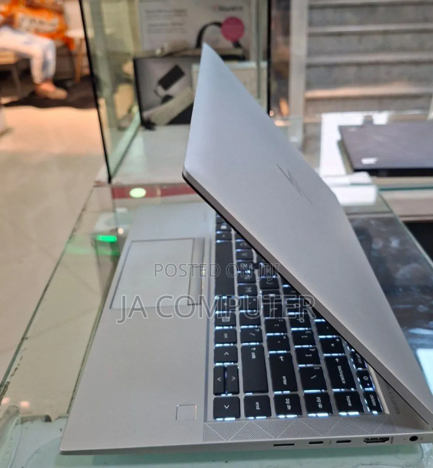 New Laptop HP EliteBook 840 G7 16GB AMD Ryzen 7 SSD 512GB