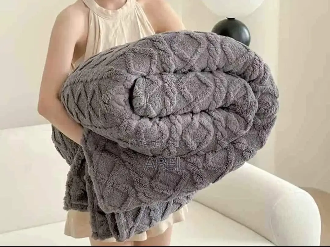 ጋቢ ለምኔ በተለያየ ከለር