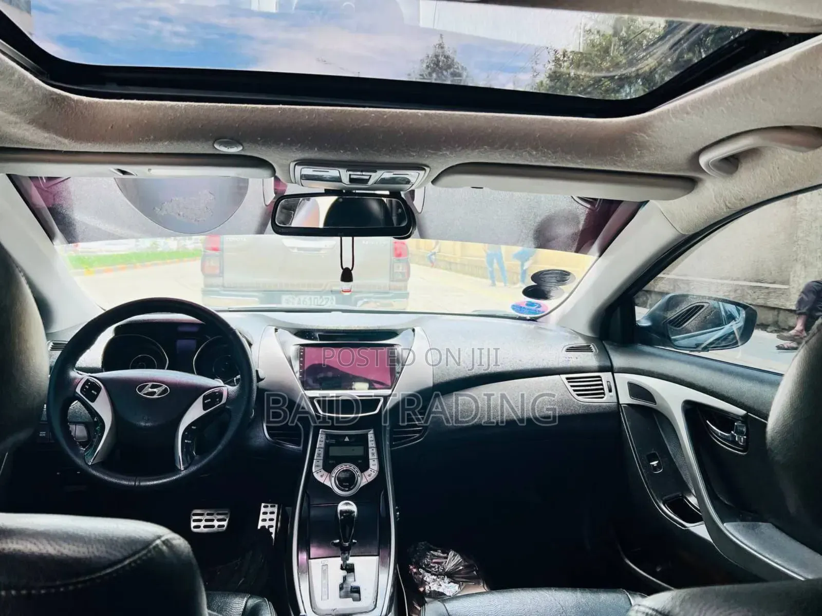 Hyundai Avante 2013 Orange