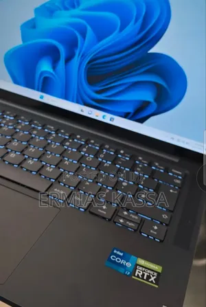 New Laptop Lenovo Yoga 700 32GB Intel Core I7 SSD 1T