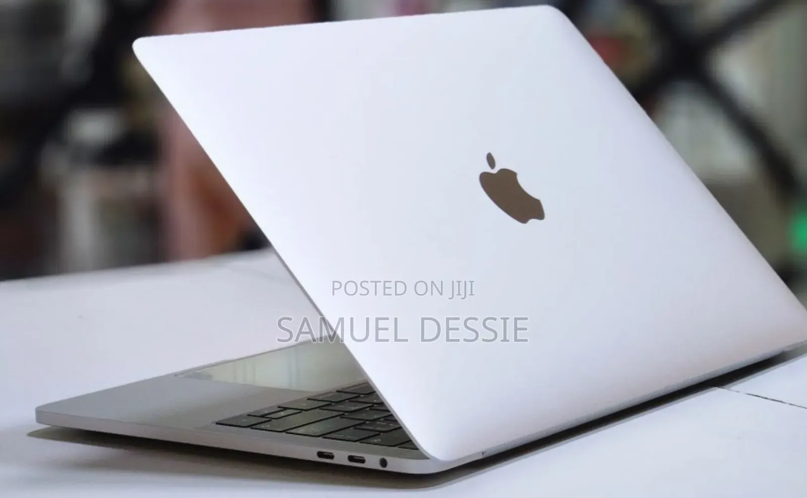 New Laptop Apple MacBook Pro 2018 8GB Intel Core I5 SSD 256GB