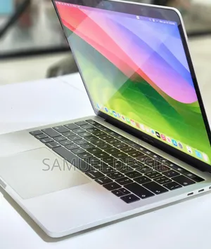 New Laptop Apple MacBook Pro 2018 8GB Intel Core I5 SSD 256GB