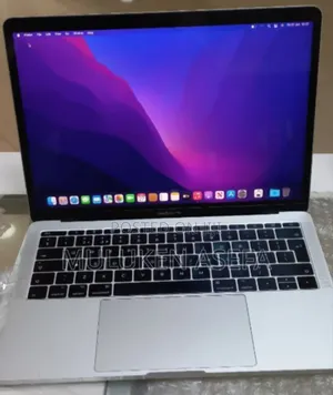 New Laptop Apple MacBook Pro 8GB Intel Core I5 SSD 256GB