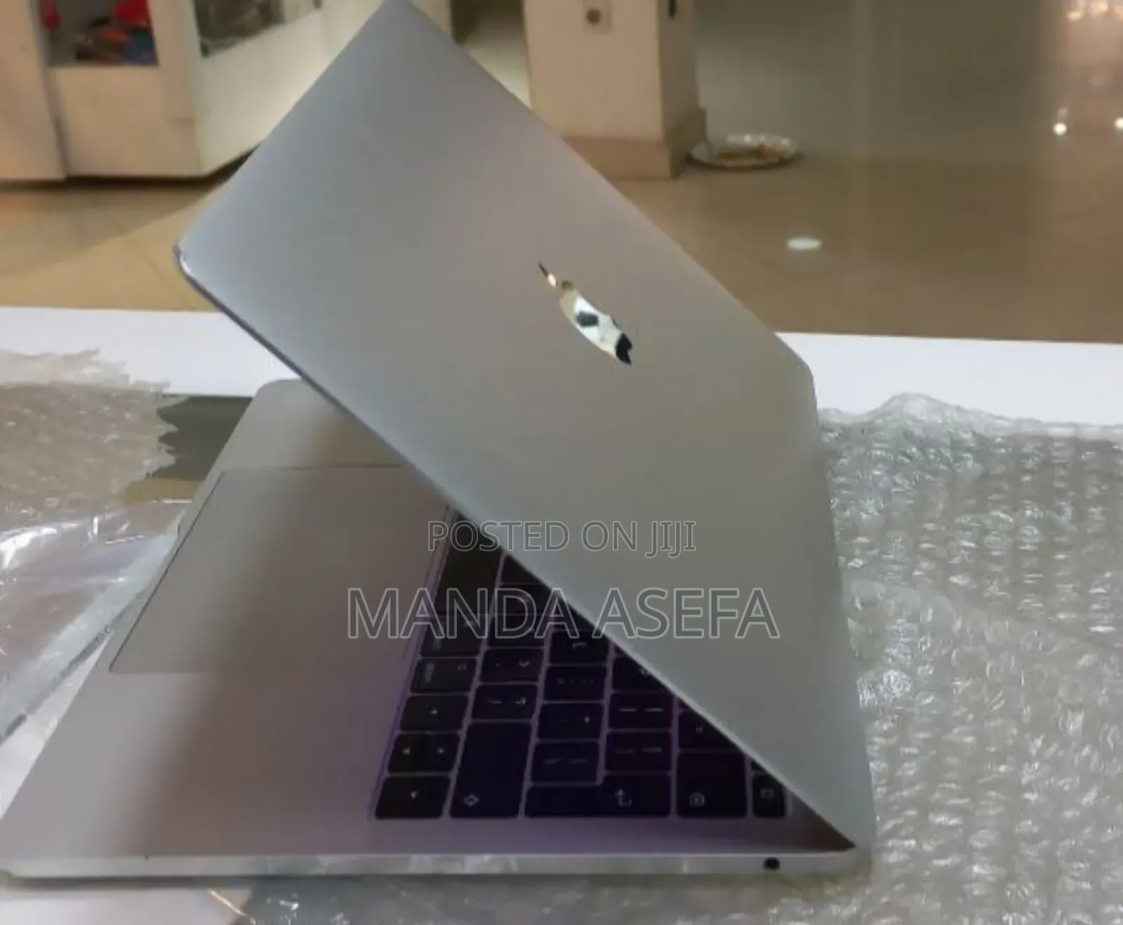 New Laptop Apple MacBook Pro 2017 8GB Intel Core I5 SSD 256GB