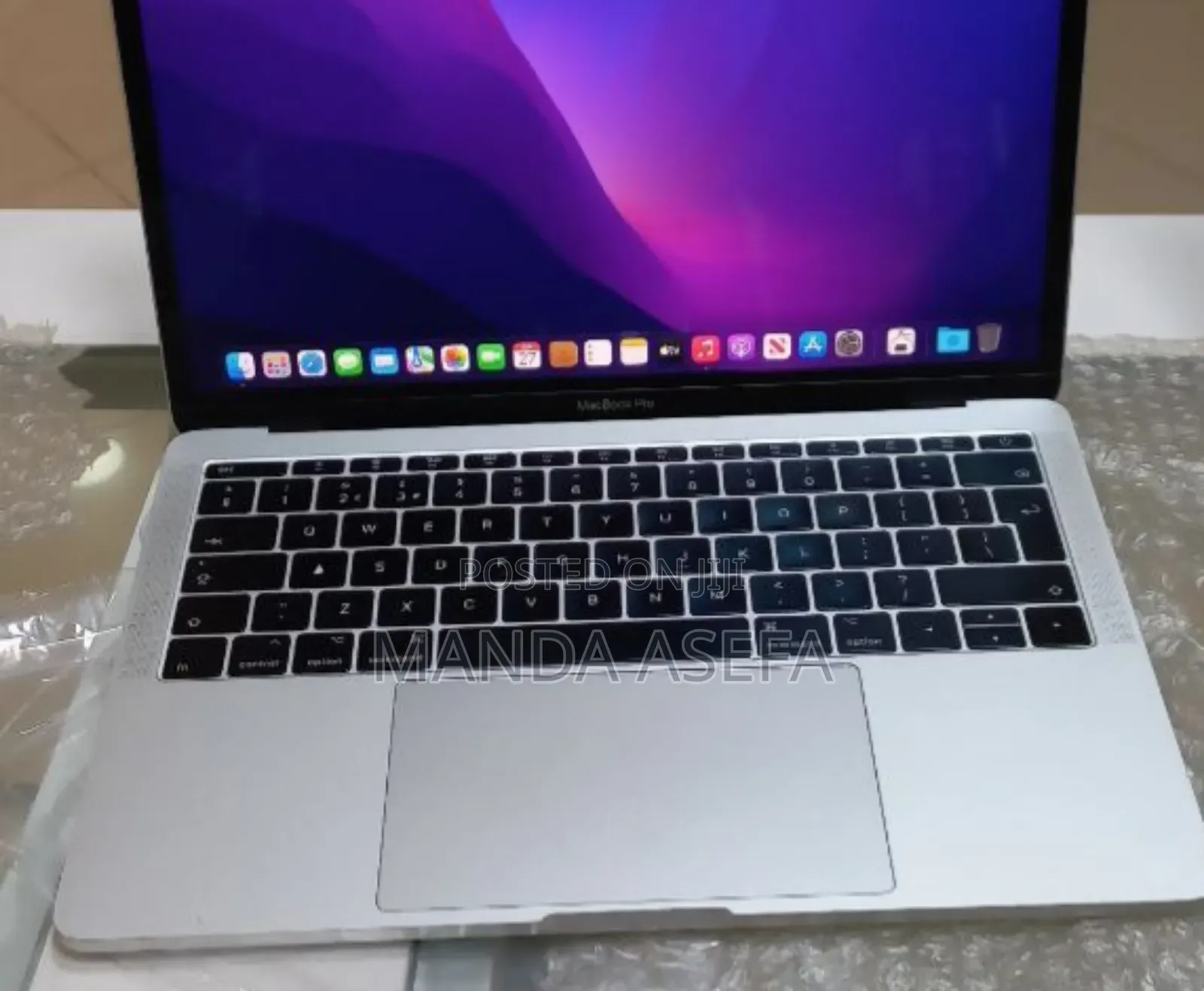 New Laptop Apple MacBook Pro 2017 8GB Intel Core I5 SSD 256GB