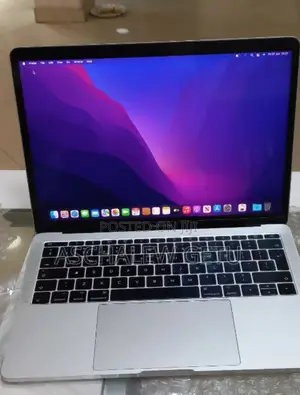 Photo - New Laptop Apple MacBook Pro 2017 8GB Intel Core I5 SSD 256GB