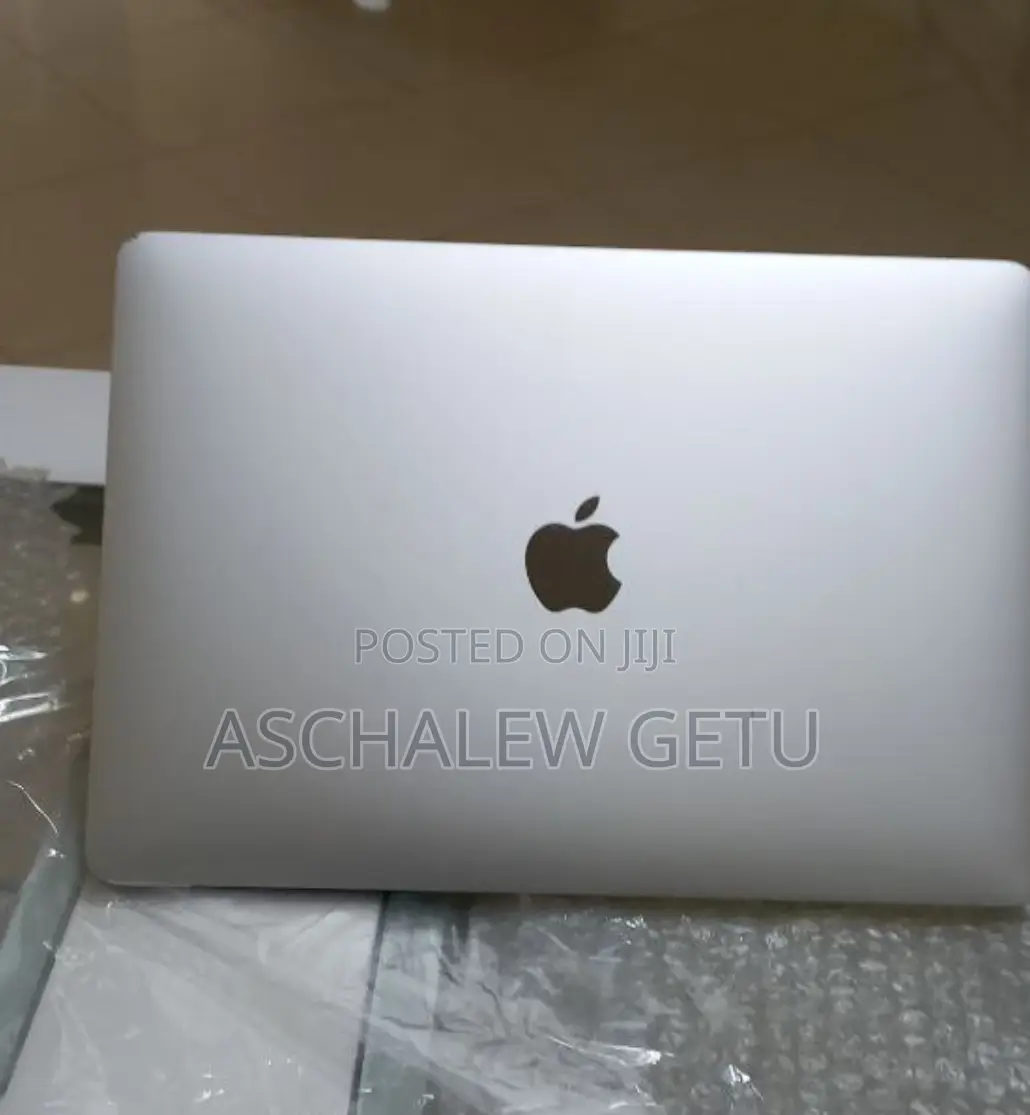 New Laptop Apple MacBook Pro 2017 8GB Intel Core I5 SSD 256GB