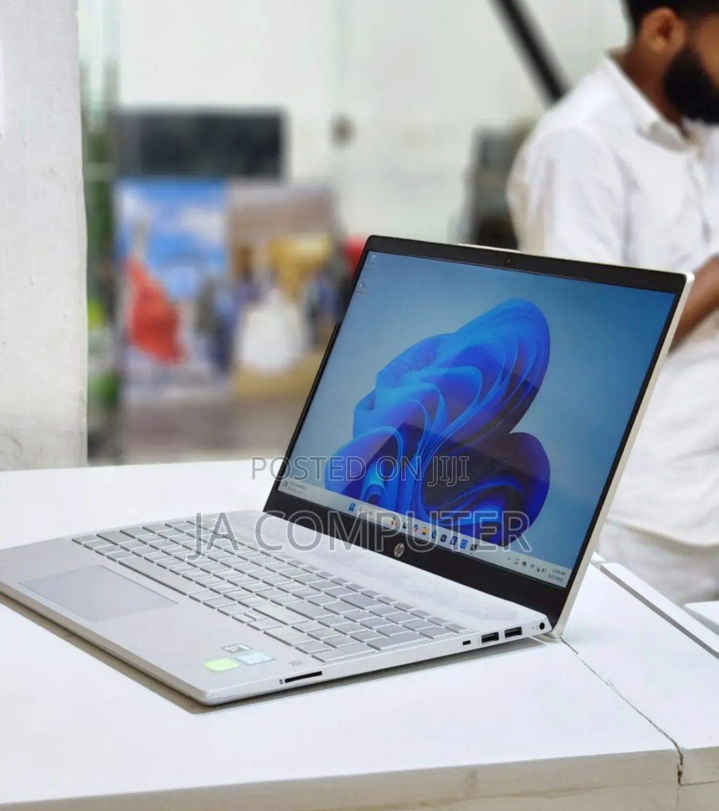 New Laptop HP Pavilion 15 8GB Intel Core I5 SSD 1.5T