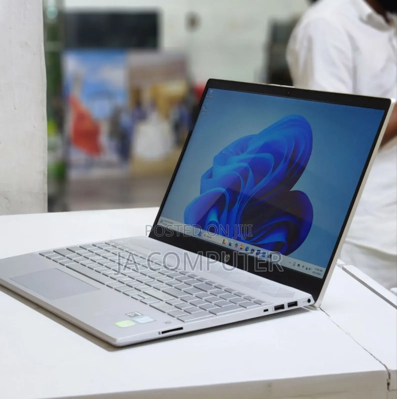 New Laptop HP Pavilion 15 8GB Intel Core I5 SSD 1.5T