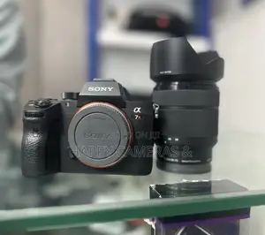 Photo - Sony A7r 3 With 28-70mm Mirrorless Camera Brand New