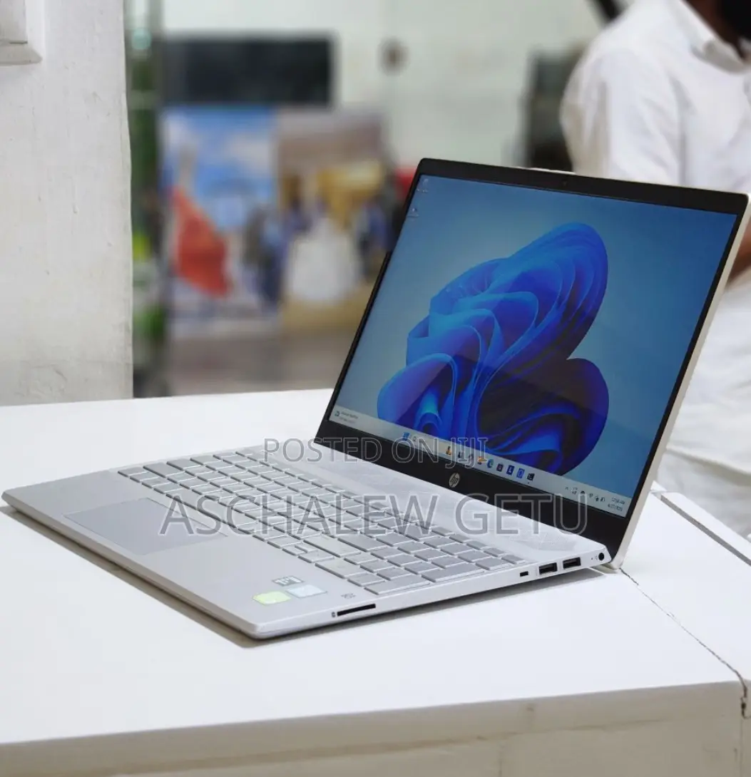 New Laptop HP Pavilion 15 8GB Intel Core I5 SSD 128GB