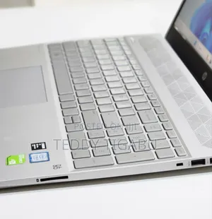 New Laptop HP Pavilion 15 8GB Intel Core I5 SSD 1T