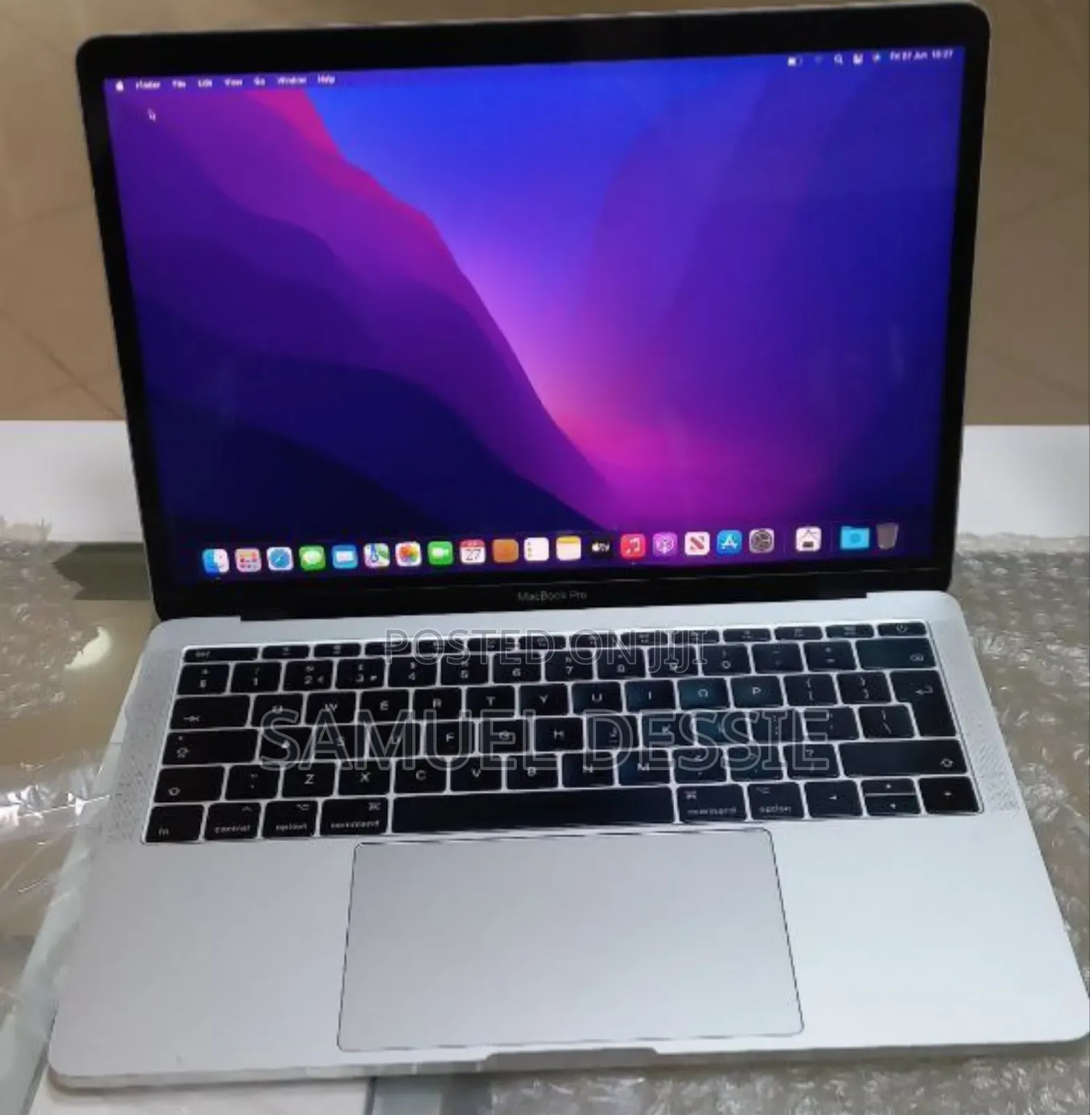 New Laptop Apple MacBook Pro 2017 8GB Intel Core I5 SSD 256GB