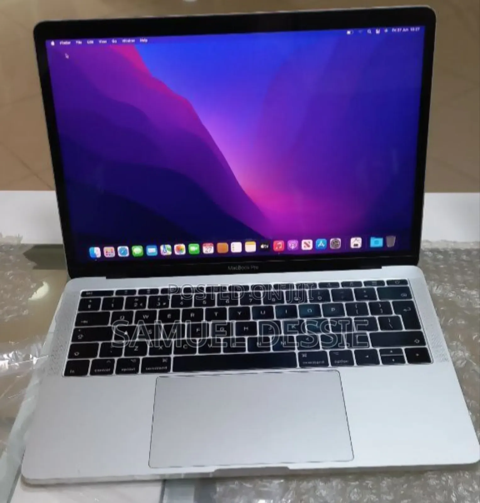 New Laptop Apple MacBook Pro 2017 8GB Intel Core I5 SSD 256GB