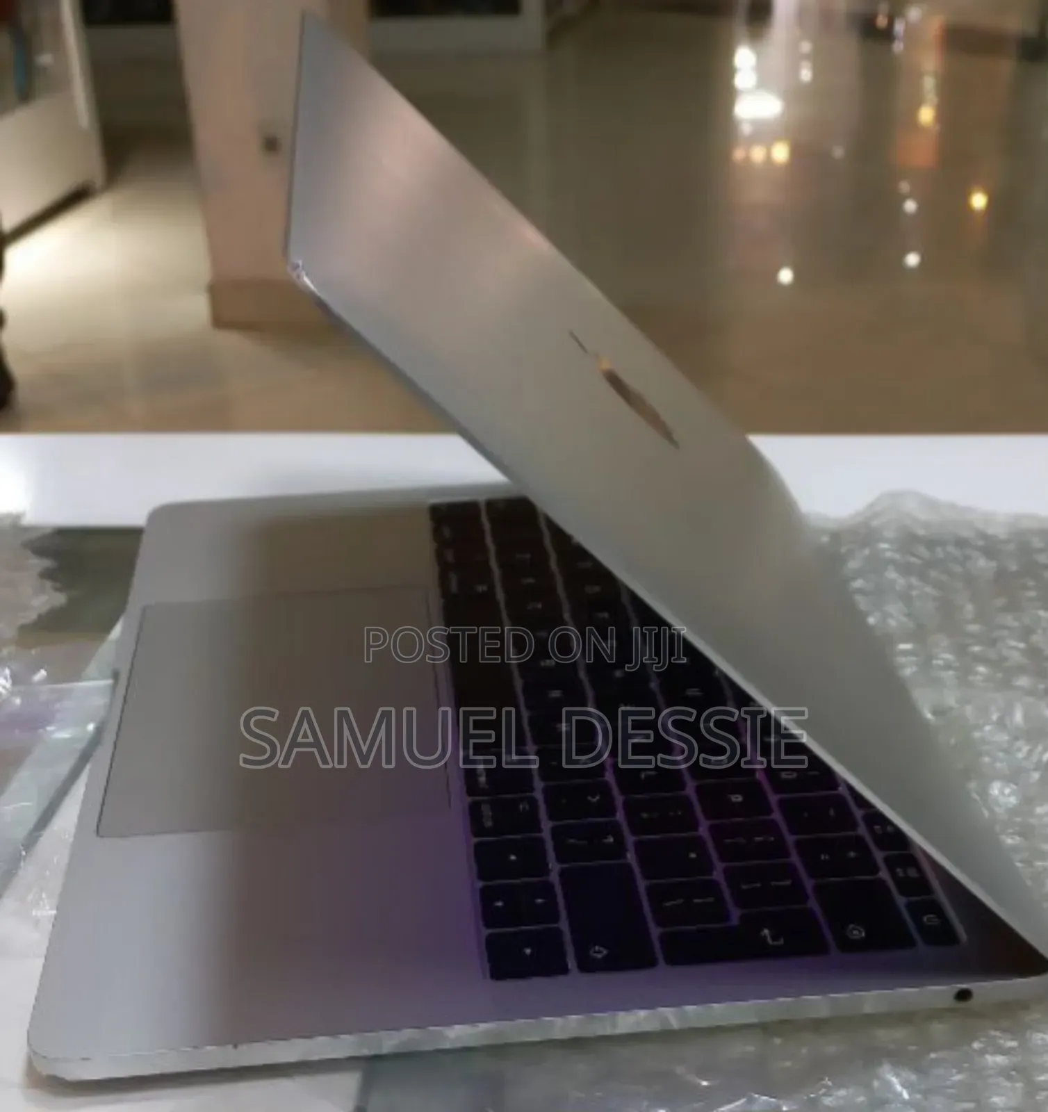 New Laptop Apple MacBook Pro 2017 8GB Intel Core I5 SSD 256GB