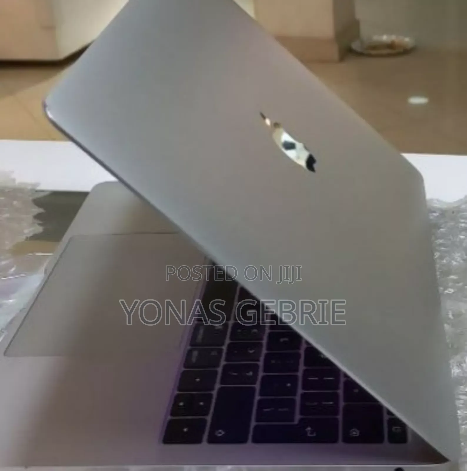 New Laptop Apple MacBook Pro 2017 8GB Intel Core I5 SSD 256GB