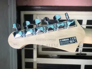 Photo - Yamaha Pacifica Lead Guitar