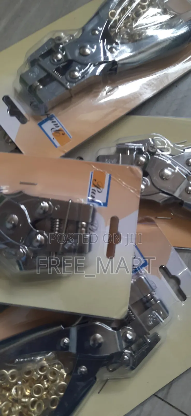 Eyelet Puncher (መንጎል የካምሱር መምቻ )