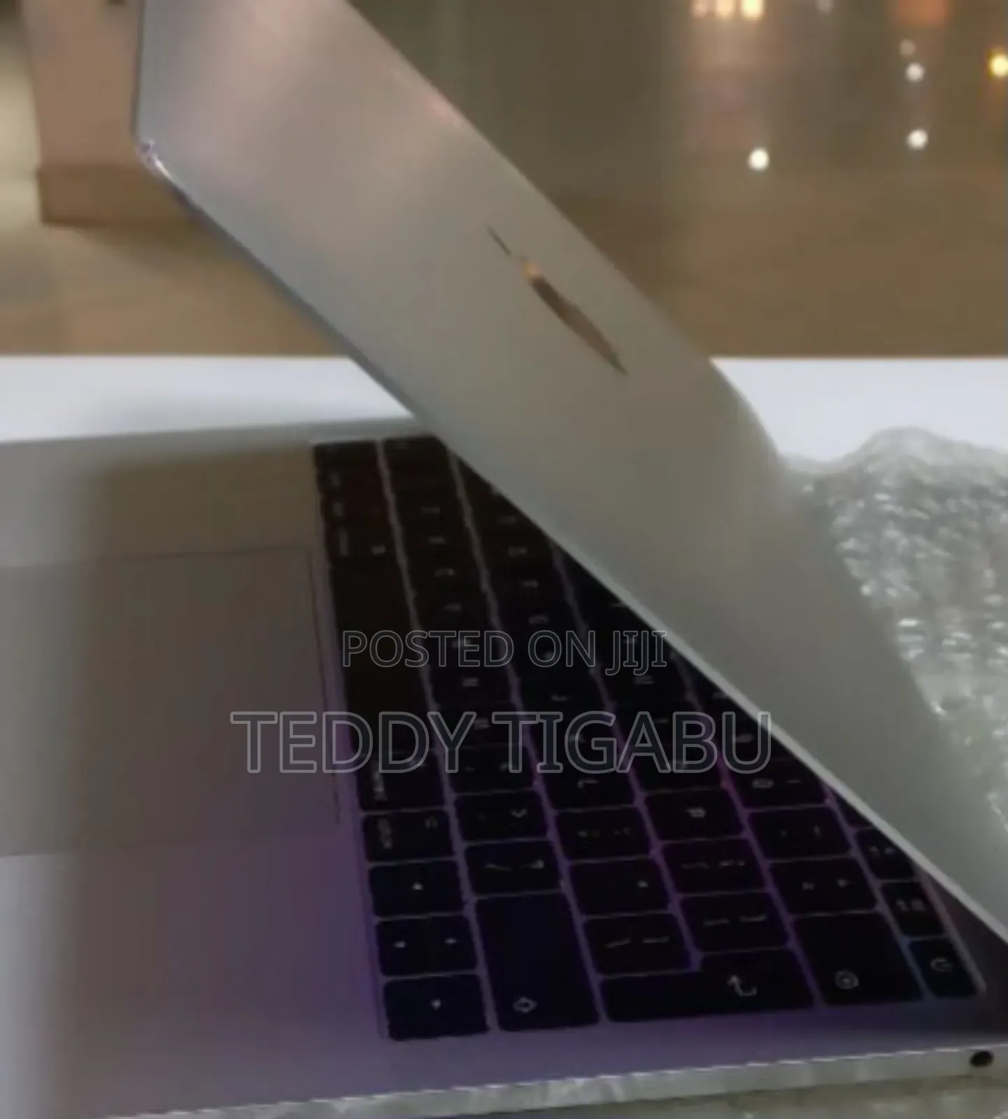 New Laptop Apple MacBook Pro 8GB Intel Core I5 SSD 256GB