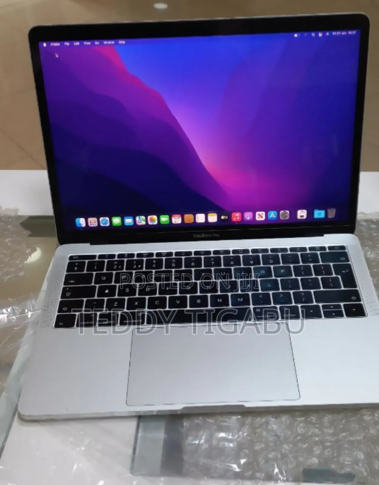 New Laptop Apple MacBook Pro 8GB Intel Core I5 SSD 256GB