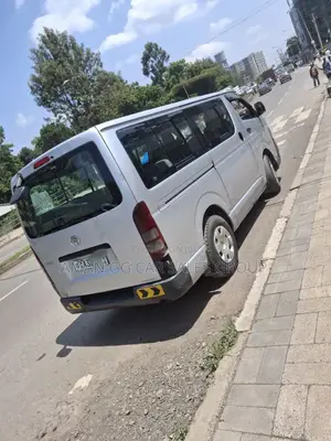 Toyota HiAce 2007 Silver