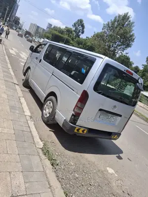 Toyota HiAce 2007 Silver