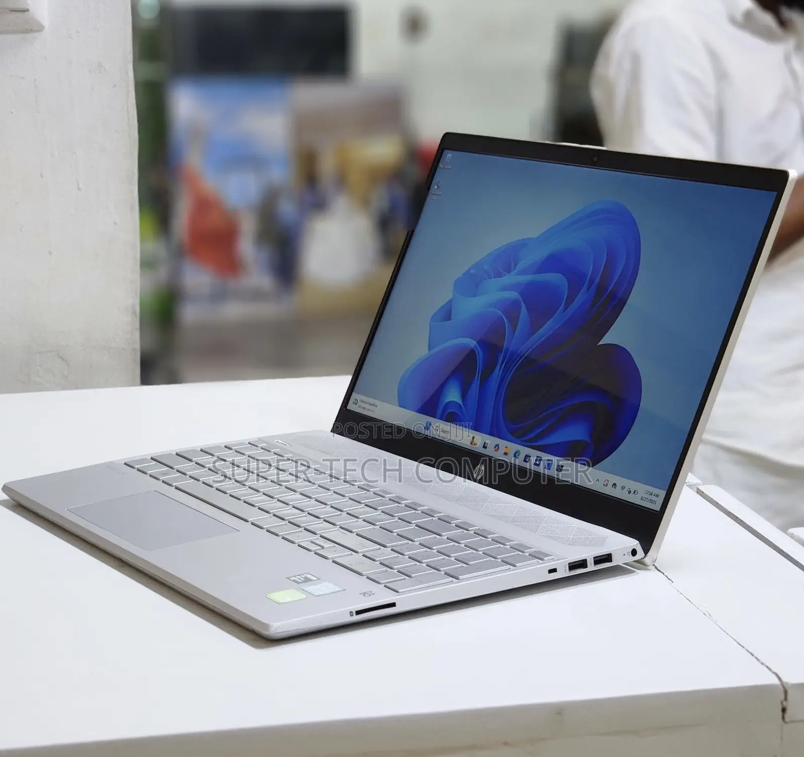 New Laptop HP Pavilion 15 8GB Intel Core I5 HDD+SSD 1T