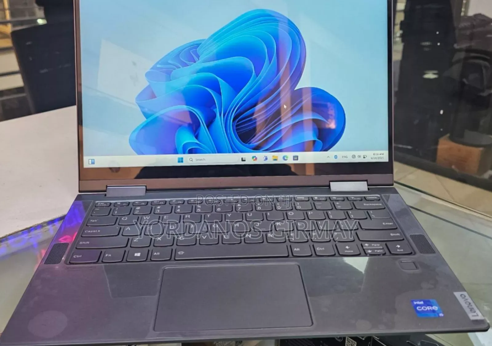 New Laptop Lenovo Yoga 7i 8GB Intel Core I5 SSD 512GB