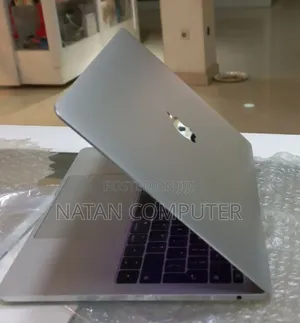 New Laptop Apple MacBook Pro 2017 8GB Intel Core I5 SSD 256GB