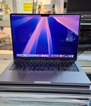 New Laptop Apple MacBook Pro M1 16GB Apple M1 Pro SSD 1T