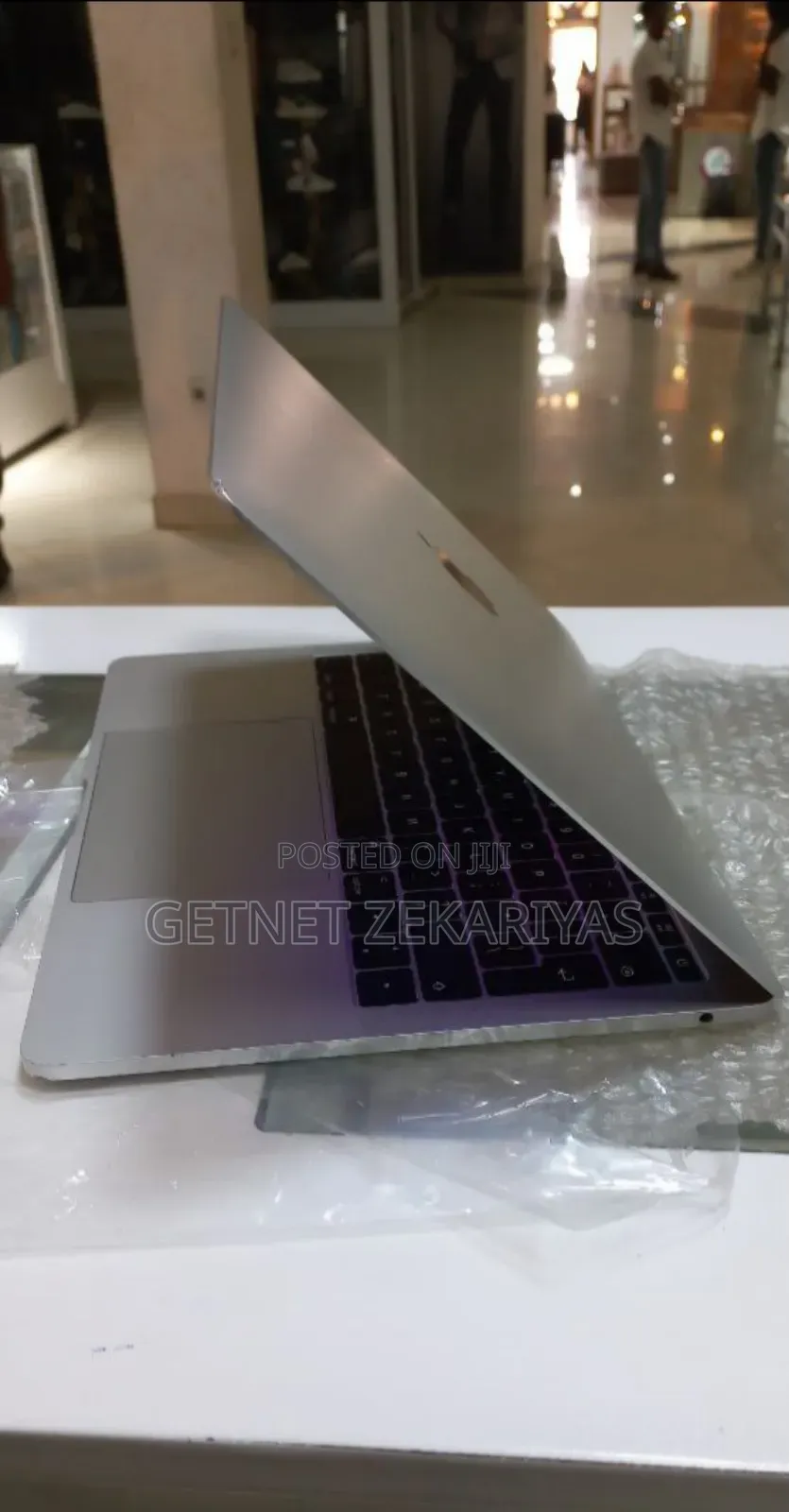 New Laptop Apple MacBook Pro 2017 8GB Intel Core I5 SSD 256GB